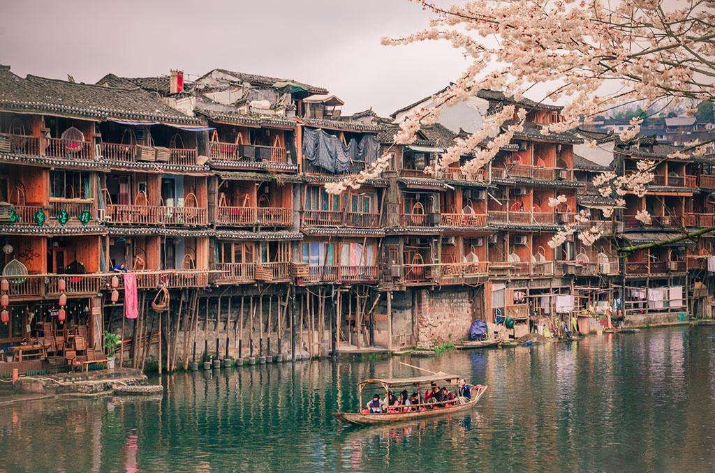 濾中濾開水器進(jìn)駐湖南省湘西吉首市！